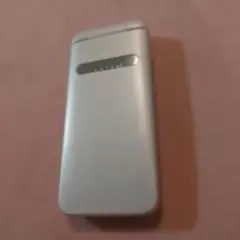 KYF37 au ホワイト