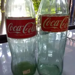 【昭和レトロ】Coca-Cola初期 赤ラベル瓶 1リットル２瓶セットのサムネイル