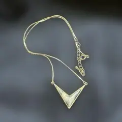 V字型ペンダントネックレス 金色