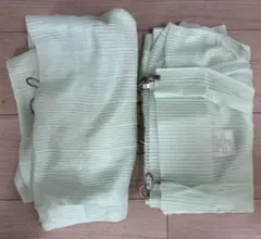 カーテン(150円)