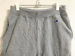 Champion グレー ショートパンツ　ワンポイント　ハーフパンツ