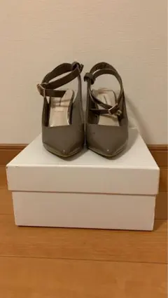 LAGUNAMOON エナメルパンプス ストラップ付きのサムネイル