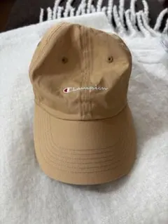 Champion ベージュ キャップ