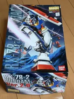 バンダイ　MG 1/100 RX-78-2 ガンダム ver.2.0 ガンプラのサムネイル