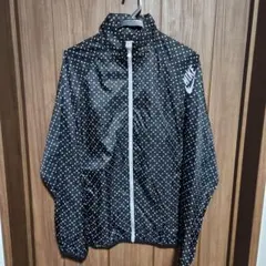 し*ん様 美品★ナイキゴルフ・マラソンランニングウインドブレーカー✴ドット黒ユニ