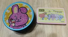 BT21 tata スパークスラウンド缶 BTS V テヒョン BTS BT21 スパークスラウンドカン ラムネ | K-POP CDやグッズの
