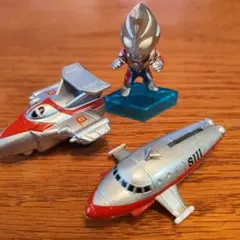 飛行機型フィギュア ウルトラマン　指人形　3個セット 飛行機型フィギュア ウルトラマン 指人形 3個セット - メルカリ