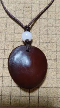 石垣島産　藻玉モダマ　ローズクオーツ水晶玉入り　紐茶色1m使用ネックレス
