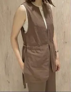 美品⚑トゥモローランドコレクション　コンパクトリネン　ノーカラージレ　ブラウン