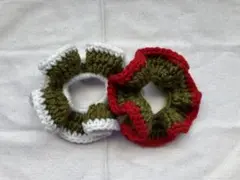 かぎ針編み 緑と白 赤と緑 シュシュ 2点セット