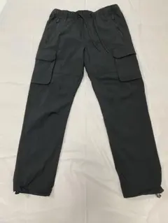 H&M レギュラーフィット　ナイロンカーゴパンツ　（ブラック） 新品未使用