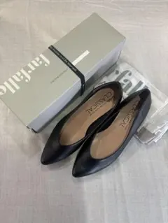 ファルファーレ　ブラックパンプス 23.5cm