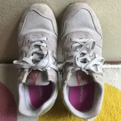 ニューバランス　スニーカー