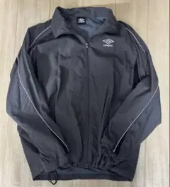 umbro ナイロンジャケット ダークグレー