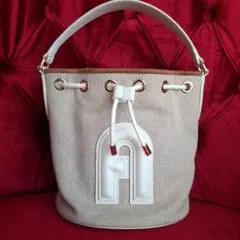 FURLA ベージュ バケットバッグ