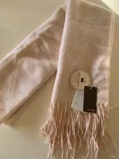 B. design ピンク フリンジ付きマフラー