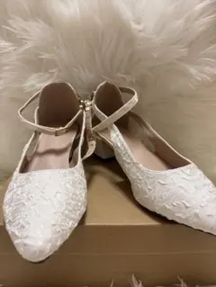 ホワイトパンプス