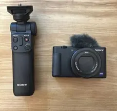 SONY ZV-1 本体 VLOGCAM グリップ+有線バッテリー付き - メルカリ