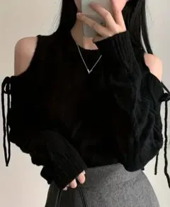 オフショルダー ブラックニットセーター