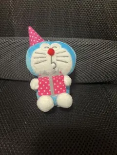 ドラえもん ぬいぐるみ ピンク帽子付き