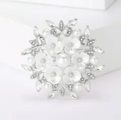 ブローチ　パール シルバー　コサージュ　花 フラワー　結婚式　入学式　卒業式