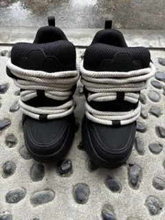 ZARA スニーカー ブラック 厚手ロープシューレース - メルカリ
