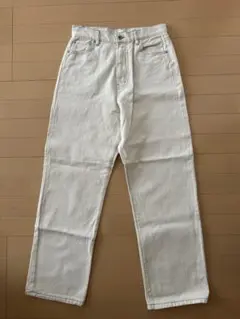 【値下げしました】ホワイト ストレートデニム　パンツ　XL