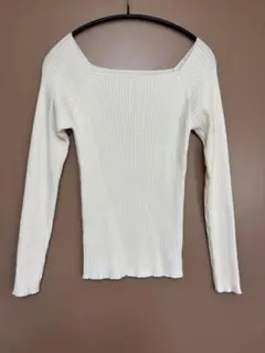 グレイル　スクエアネックリブニット　オフホワイト