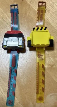 パウパトロール　腕時計　２本セット＋おまけ
