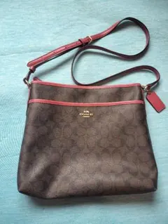 美品　コーチ　ショルダーバッグ　ピンク