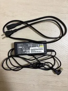 美品 Fujitsu ACアダプター FMV-AC332Aのサムネイル