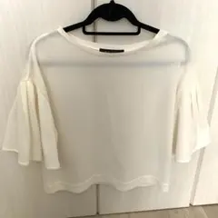 BLISS POINTホワイト フレア袖 トップスのサムネイル