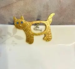 猫 ブローチ