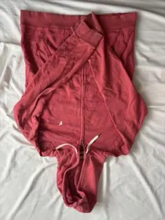 【古着】赤いジップアップパーカー