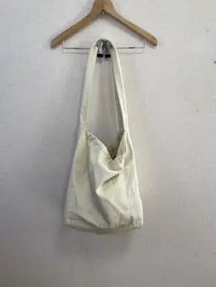 ショルダーバッグ　キャンバス