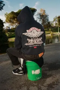 Mサイズ　エアジョーダン×リーバイス パーカー ブラック JORDAN BRAND x Levis(R) HOODIE BLACK（ジョーダン ブランド x