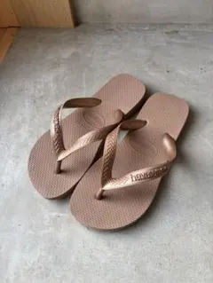 美品 havaianas ハワイアナス ビーチサンダル ブロンズ 23cmのサムネイル
