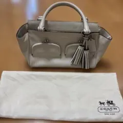新品・未使用】COACH コーチ バッグ スワッガー27 白 - メルカリ