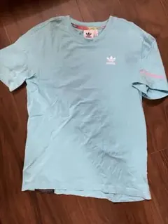 adidas 水色 Tシャツ LET LOVE BE YOUR LEGACY