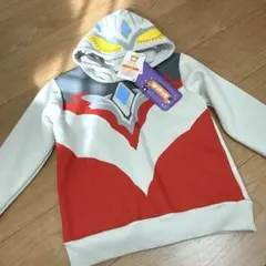 ウルトラマンアーク　ウルトラマン　トレーナー　フード付き　バンダイ　未使用新品