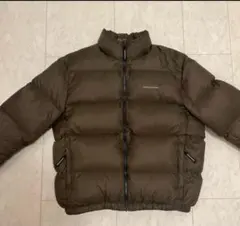 2026年最新】thisisneverthat ダウン ブラウンの人気アイテム - メルカリ