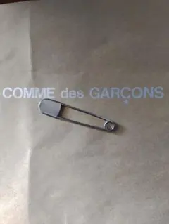 新品COMME des GARÇONS コムデギャルソン ビッグ安全ピン - メルカリ