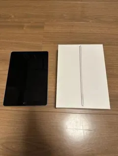 iPad第9世代 64GBCellularモデル極美品バッテリー100%即使用可 - メルカリ