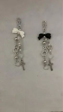 ビーズキーホルダー2個セット白黒リボン十字架ハート地雷系 韓国風 ハンドメイド