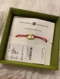 Tory Burch ロゴ付きレッドブレスレットのサムネイル