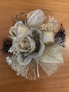 ゴールド ブラック フラワーコサージュ