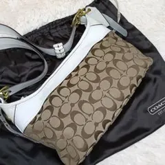 COACHシグネチャー ショルダーバッグ型番：F12390 - メルカリ