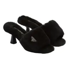 プラダ☆三角ロゴシアリングサンダル