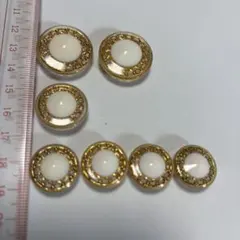ボタン0216 15装飾的なホワイト&ゴールドボタン8個セット