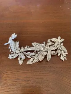 シルバーの花と葉のヘッドドレス